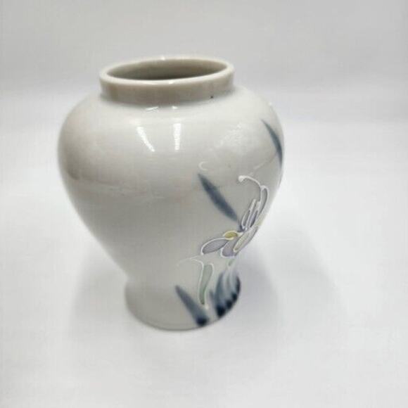 Vintage Iris Otagiri Japan Vase Hand Painted Raised Flowers 4.5" Feminine Pink - Picture 5 of 9